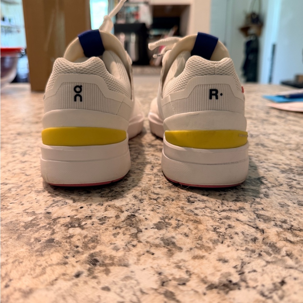 On Running "The Roger" Spin Sneaker - Picture 2 of 4